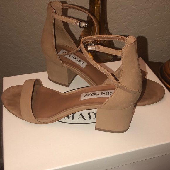 steve madden tan nubuck heels